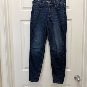 American Eagle Outfitters Dark Blue Curvy High-Rise Jegging